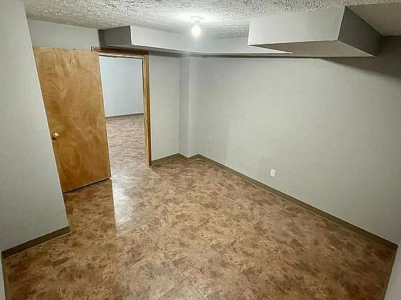 3rd image of 2957 Collier Hill Ct