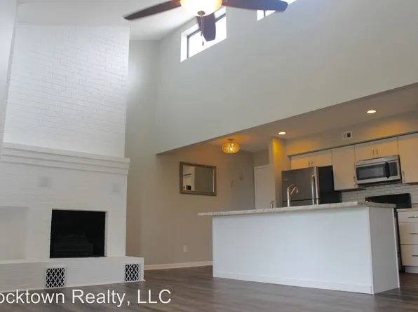 1010 Blue Ridge Dr APT 10, Harrisonburg, VA 22802