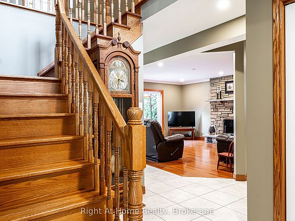 4th image of 27 Kay St