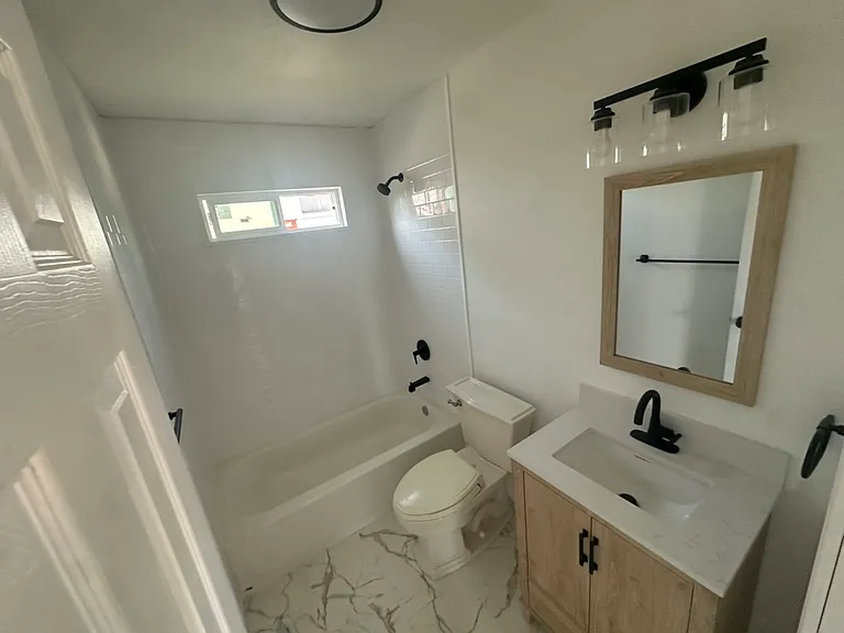 1371 Phillips St #2 — Photo 17