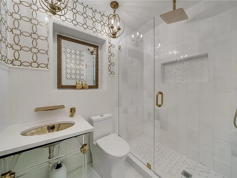 417 NE 15th Ave — Photo 35