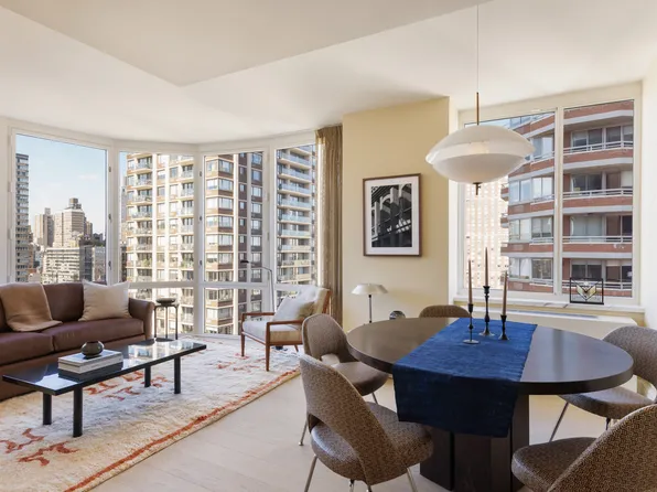 400 East 84th Street image 2 of 19