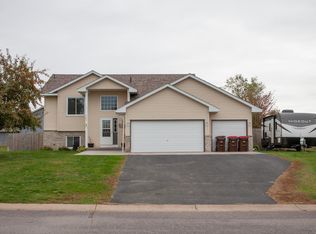 903 Marsh View Ave, Braham, MN 55006