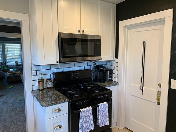 3rd image of 2091 Carabel Ave