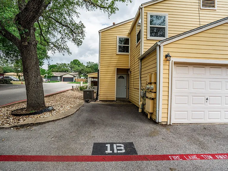 7825 Beauregard Cir — Photo 22