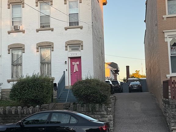 2nd image of 2372 Wheeler St