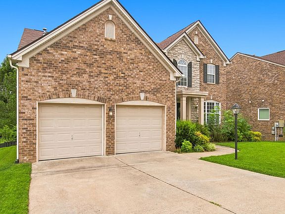 3rd image of 3033 Brookview Forest Dr