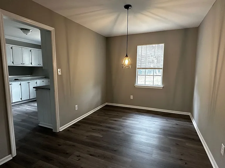 4565 Rockdale Ct — Photo 7