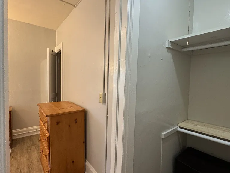 614 University Ave — Photo 14