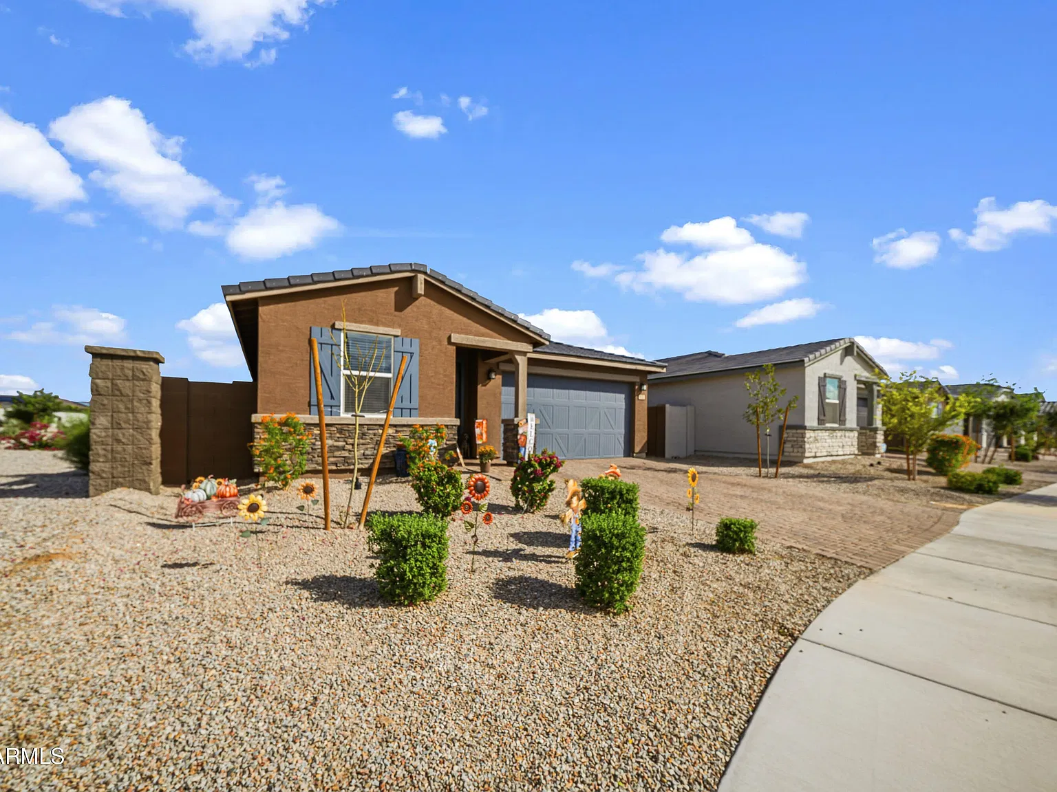 4 bed, 3.0 bath, 2049 sqft, $2,500 — Photo 3