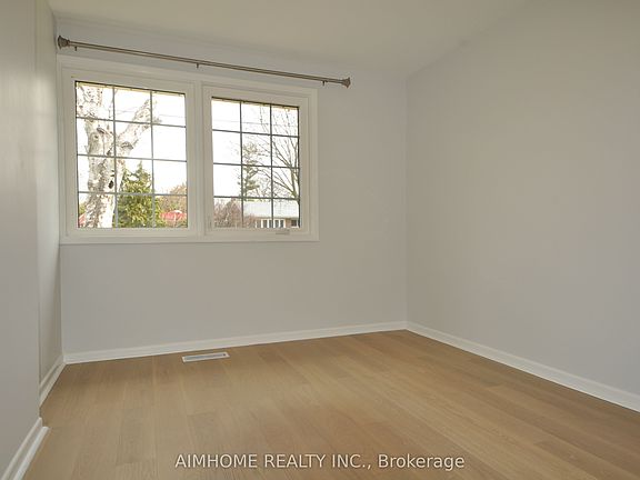 3rd image of 14 Dukinfield Cres #2