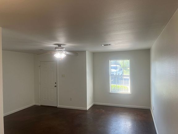 2nd image of 407-409 Middle Rd