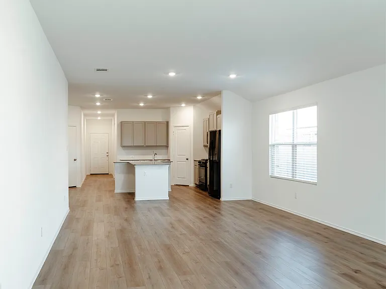 603 Waterway Ave — Photo 4