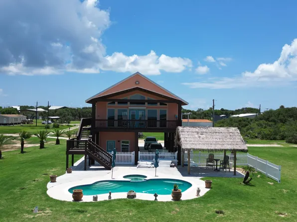 904 W Polk St, Port O Connor, TX 77982