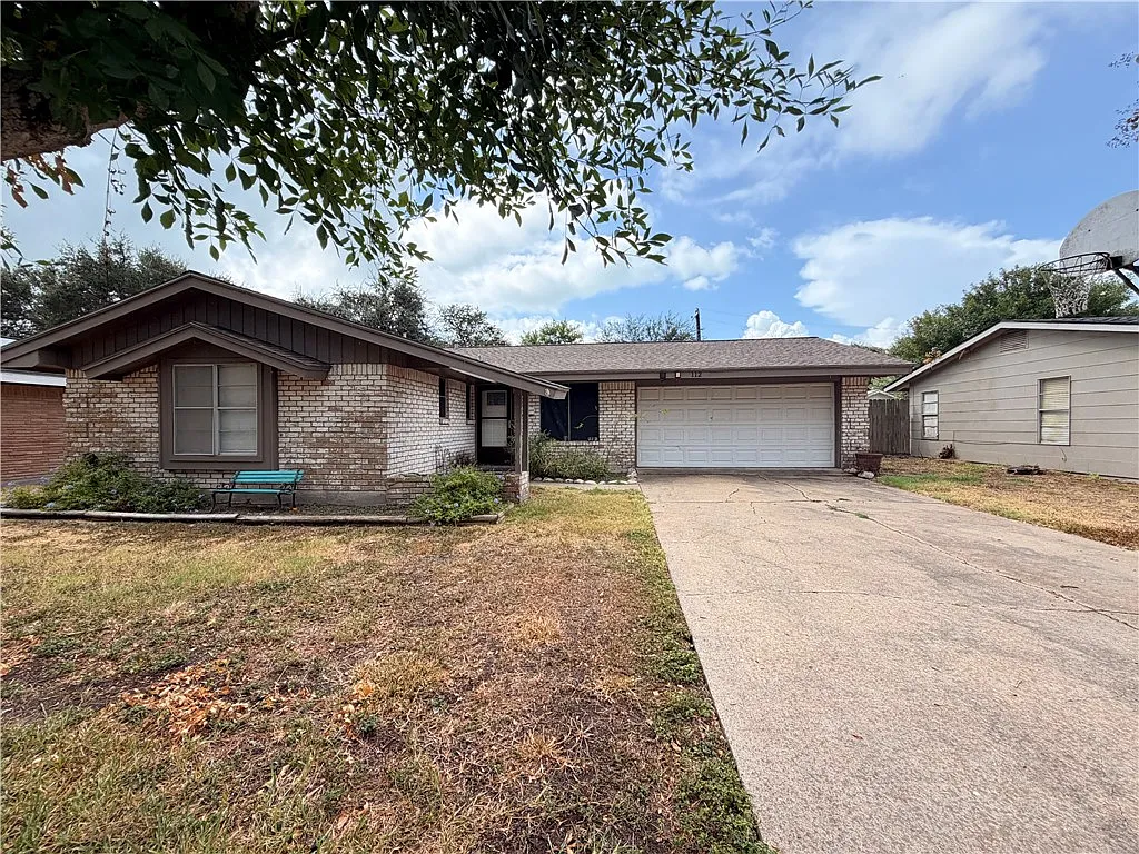 3 bed, 2.0 bath, 1332 sqft, $1,800 — Photo 2