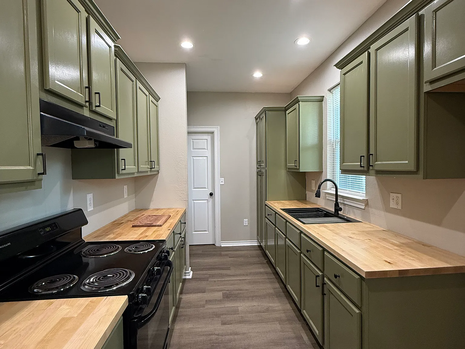 2 bed, 1290 sqft, $1,500 — Photo 2