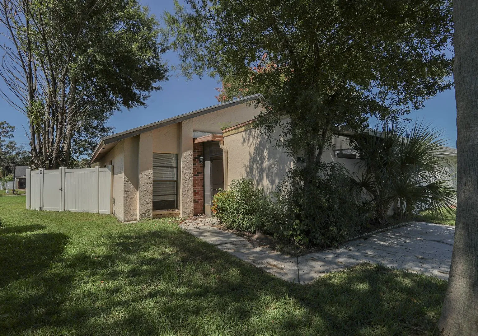 2756 Lakefern Avenue — Photo 1