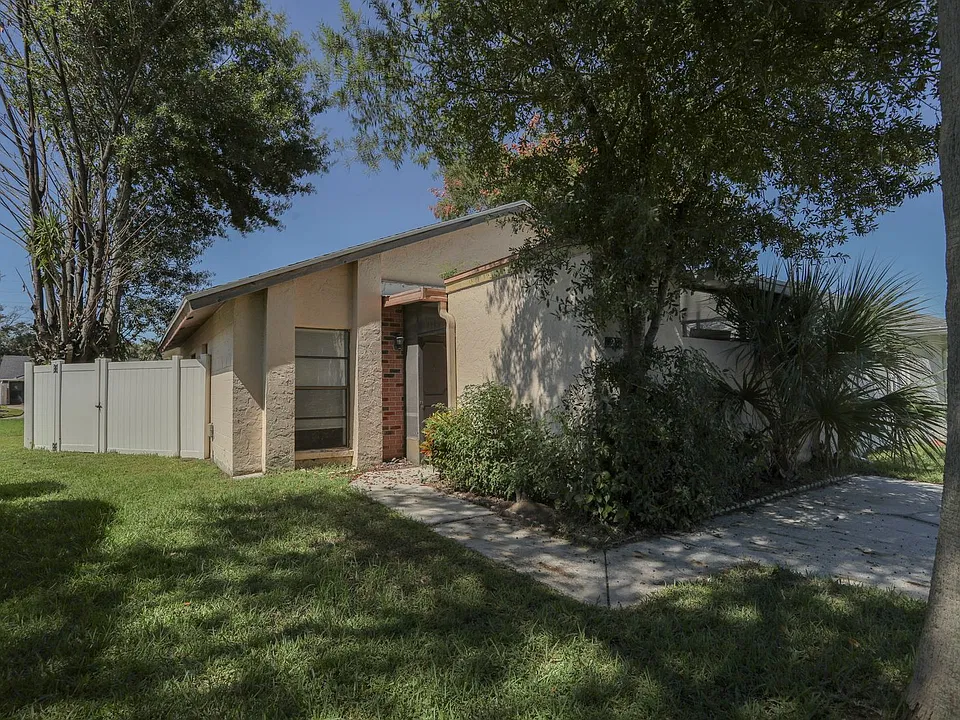2756 Lakefern Ave