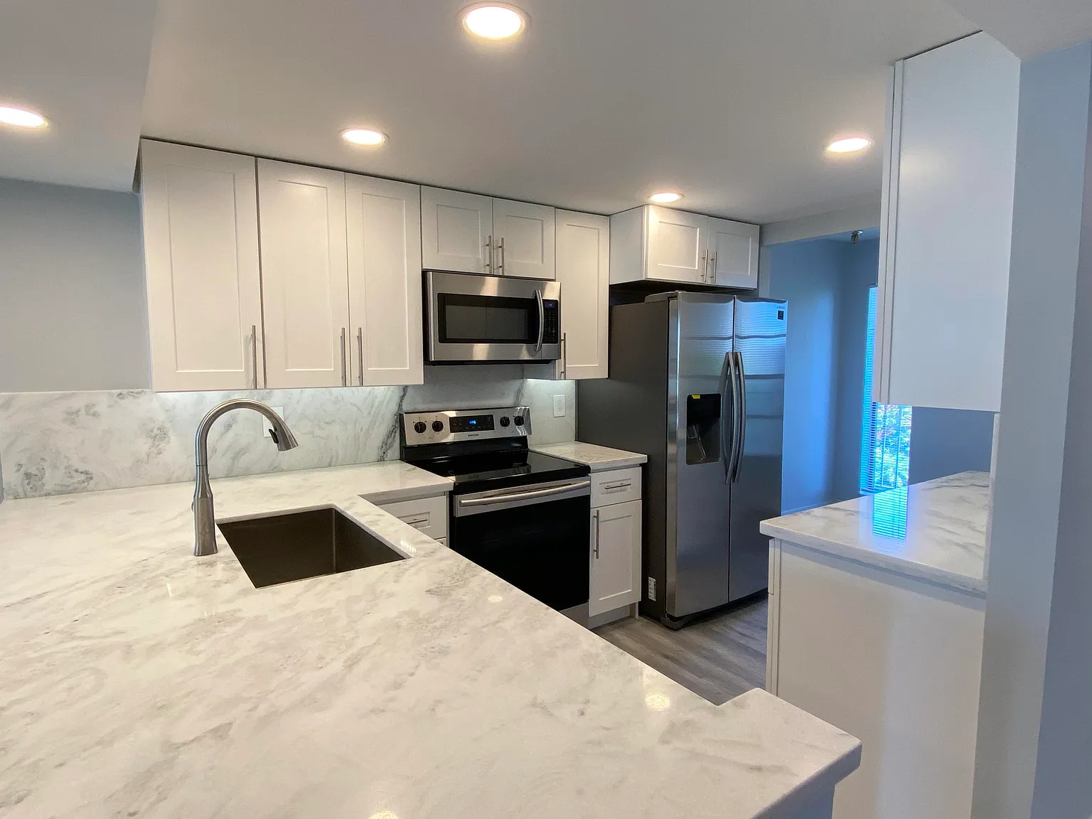 2 bed, 2.0 bath, 1130 sqft, $2,575 — Photo 3