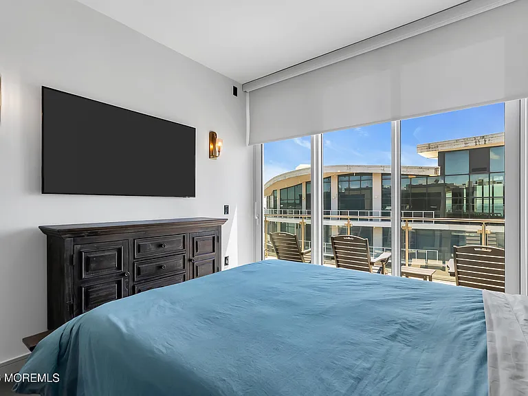 15 Morris Ave #611 — Photo 24