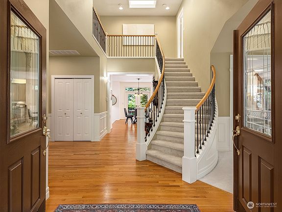 5th image of 6923 205th Street SE