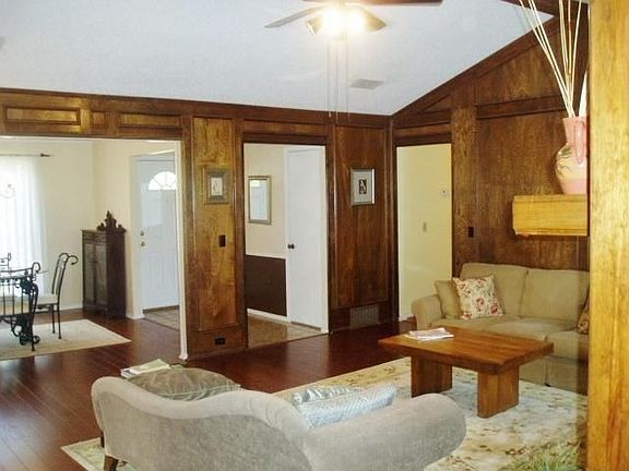 5th image of 821 Rush Creek Dr