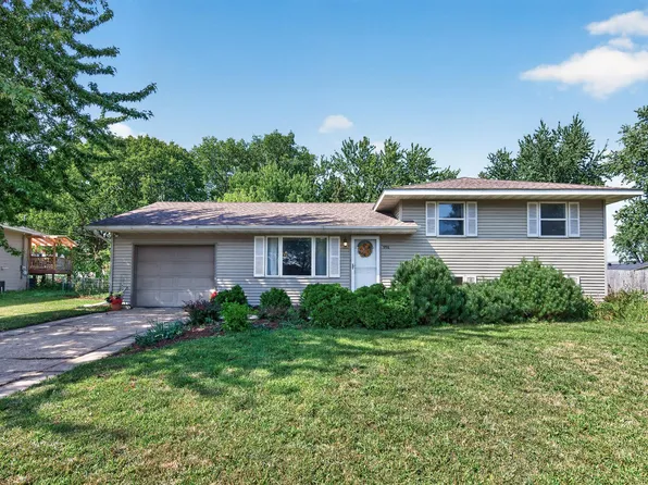 958 Cortland Dr, Apple Valley, MN 55124