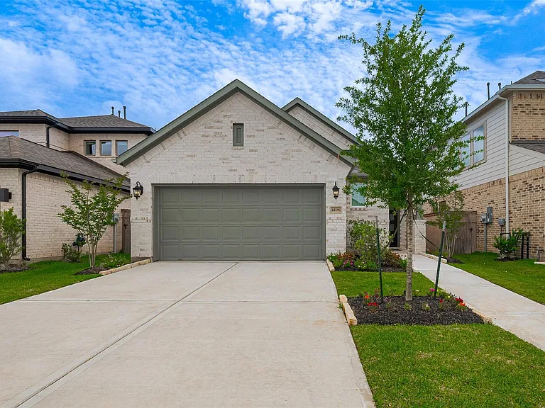 4206 Colony Ln — Photo 1