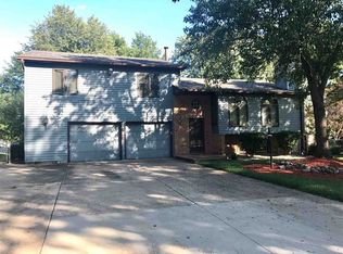 1215 N 5th St, Clinton, IA 52732