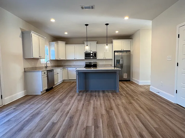 1525 Willow Creek Dr — Photo 15