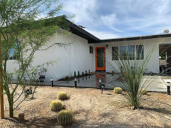 3rd image of 69981 Papaya Ln