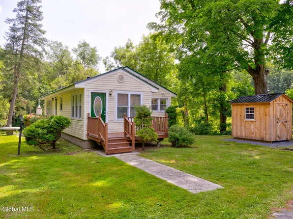 2626 State Route 22, Cambridge, NY 12816