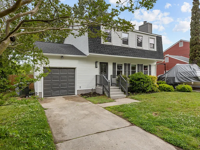 913 Laredo Ct — Photo 3