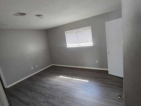 4th image of 3221 Hirschfield Rd APT D