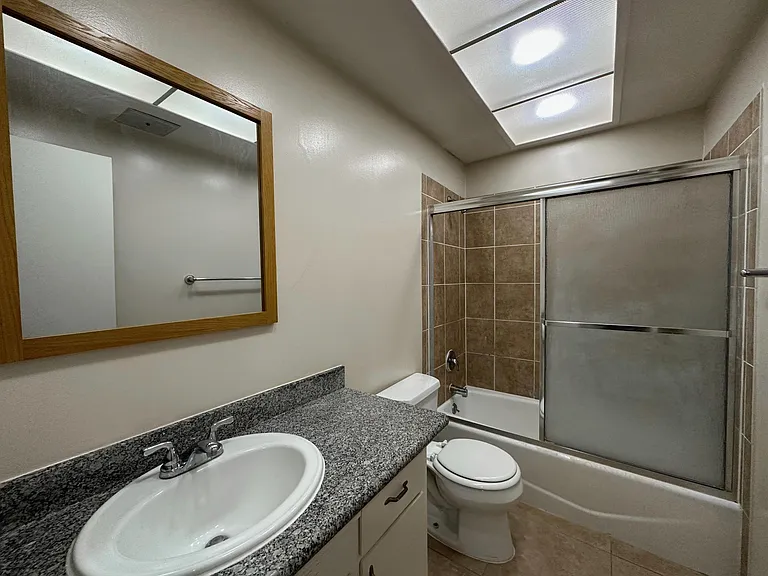241 S Hudson Ave #12 — Photo 16