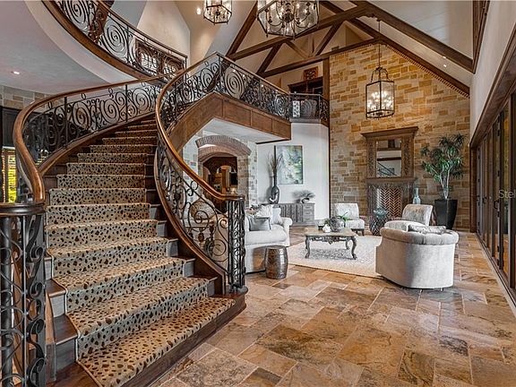 5th image of 430 Bluff View Dr