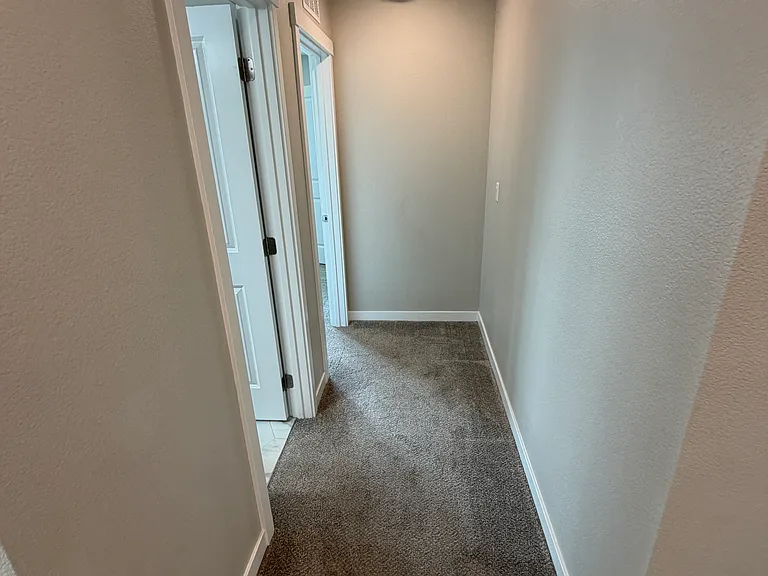 960 SW Raelynn St — Photo 26