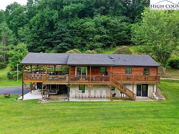 4th image of 117 Rocky Rapids Lane