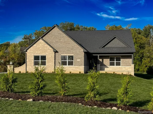 2198 S Rochester Rd, Rochester, MI 48307