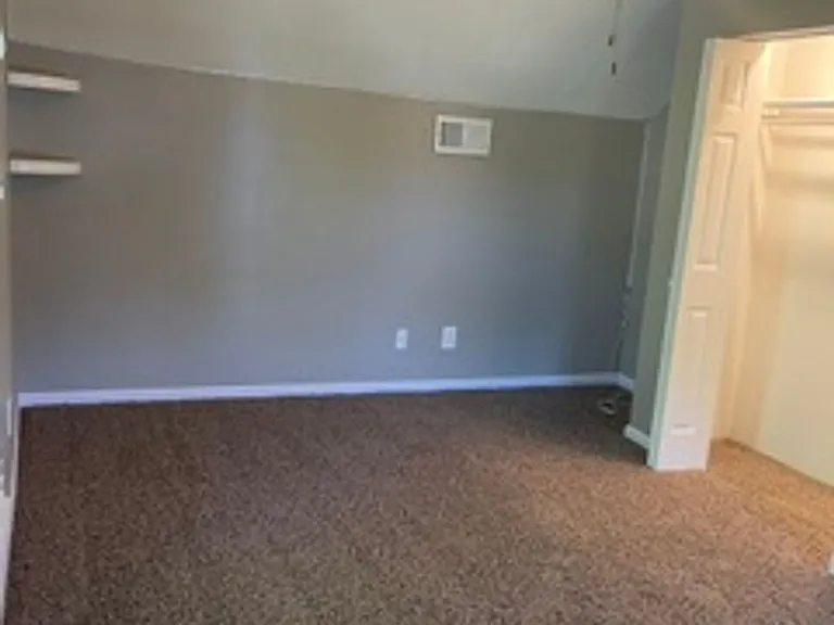 204 Buena Vista St — Photo 10