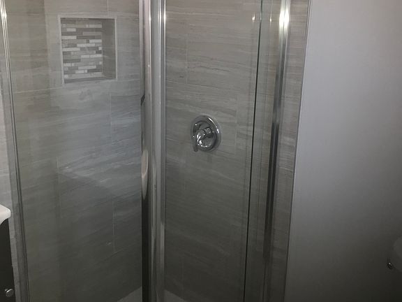 5th image of 2435 Highwood Dr