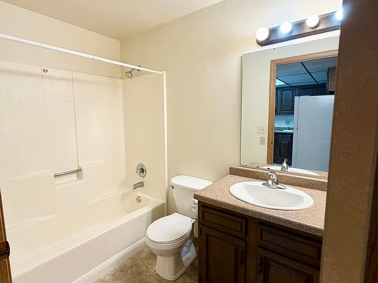 3160 Rosalie Pkwy — Photo 5