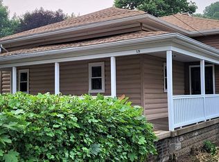 520 W Jefferson St, Grand Ledge, MI 48837