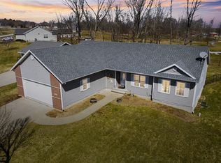 5057 Schwiebert Dr, Walker, IA 52352