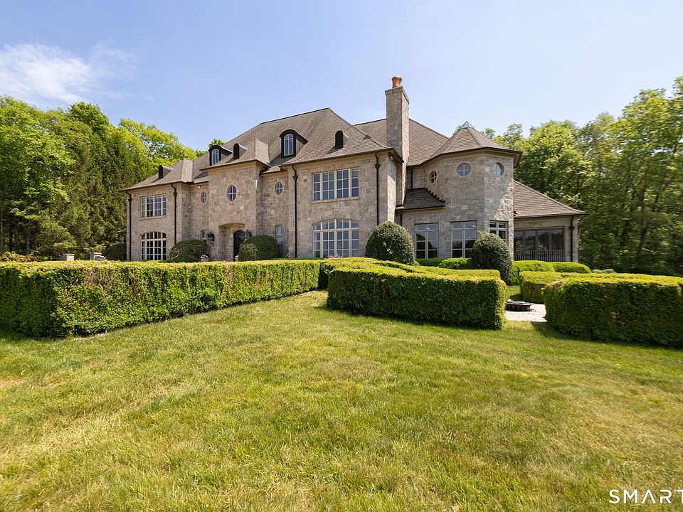 1st image of 7 Equestrian Ridge Road