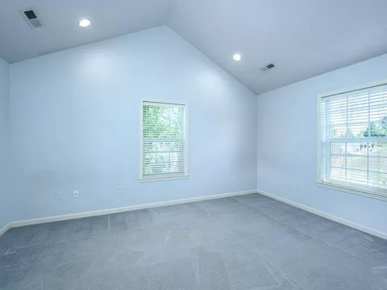 720 E Ella Ct — Photo 6