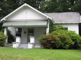 902 Englewood St, Greensboro, NC 27403