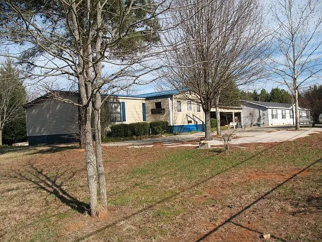 135 Catalpa Ln photo 1