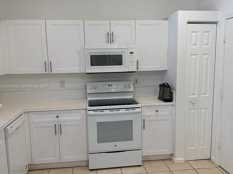 9064 NW 54th St #9064 — Photo 13