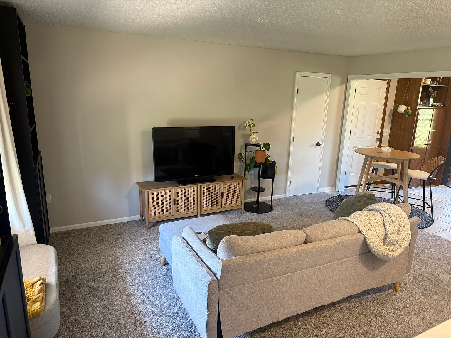 3 bed, 1680 sqft, $1,950 — Photo 2